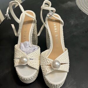 New -Gianni Bini Kemara Two Open Toe Embellished Pearl Studded Platform Sandals